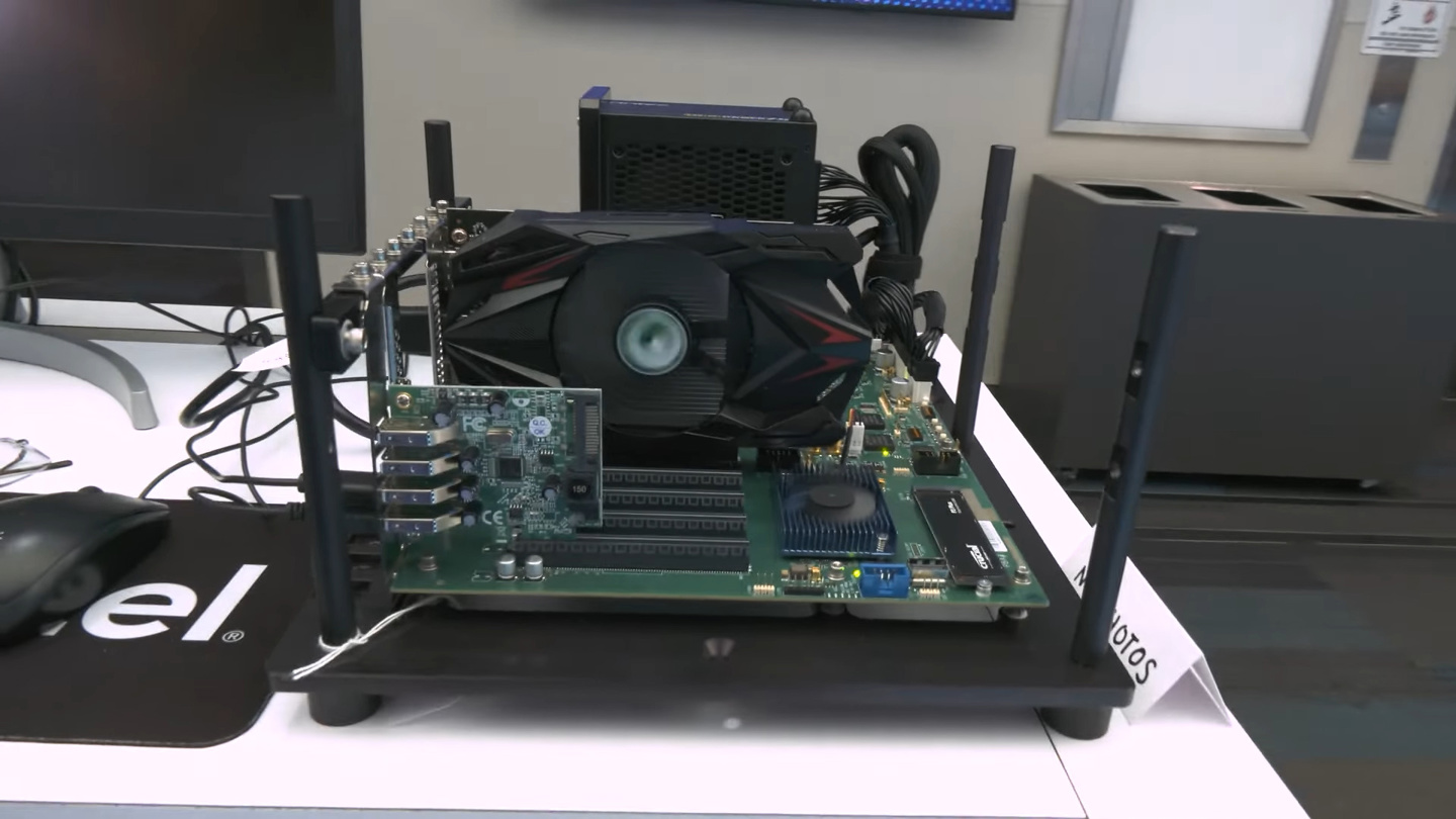 为各类订单做好准备:英特尔代工展示 Intel 18A 制程非 x86 架构参考 SoC