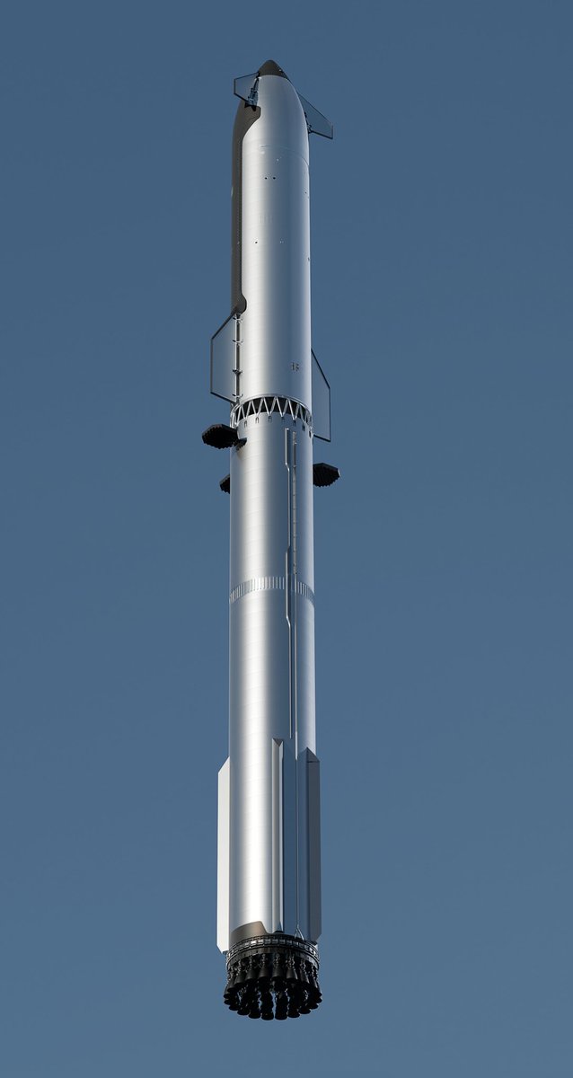 马斯克展示 SpaceX 第三代星舰,采用全新设计的格栅翼