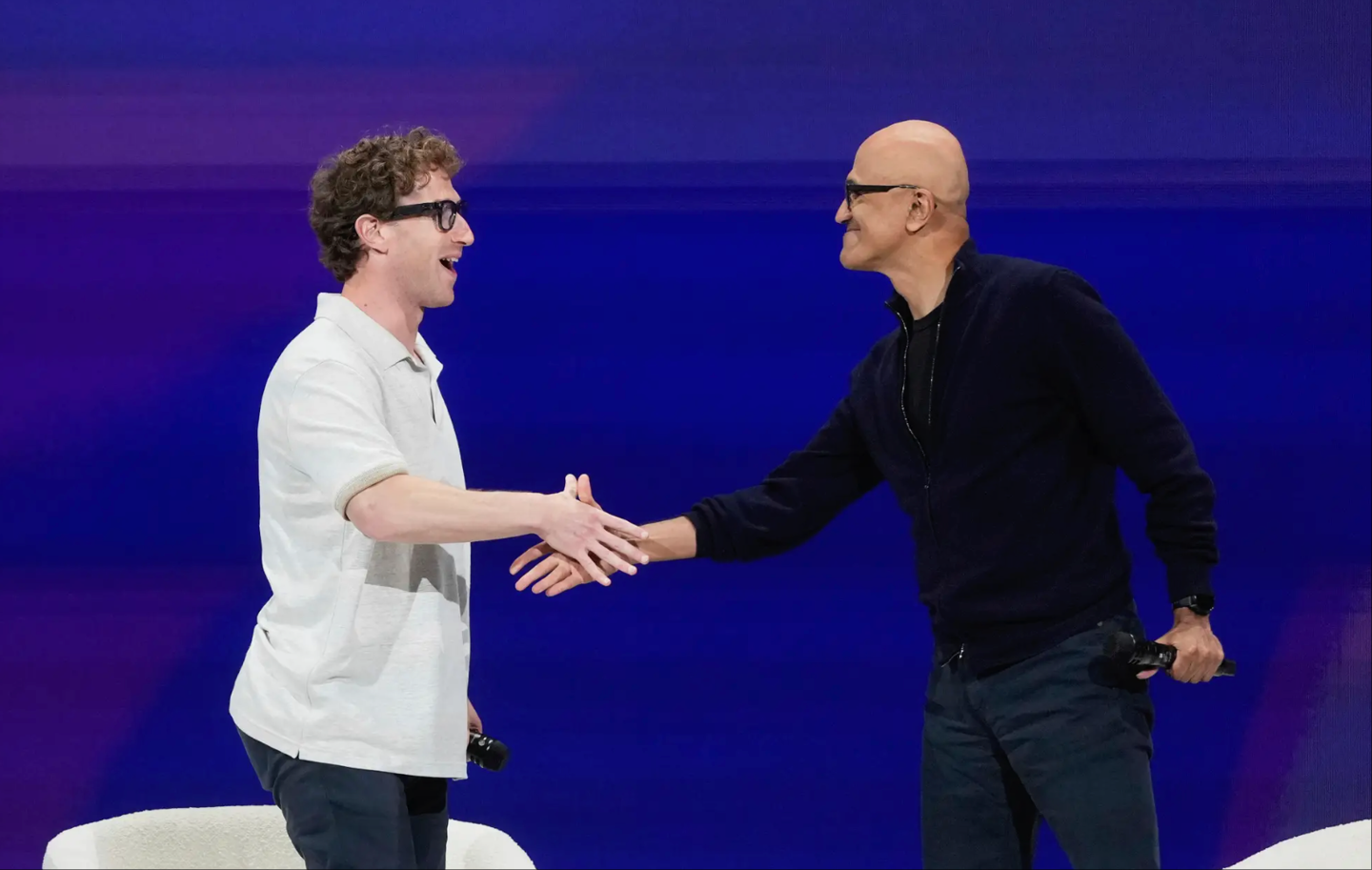 Stealing talent from Zuckerberg: Report says Microsoft poached Meta, forced match compensation, senior management makes quick decisions Zuckerberg with Microsoft CEO Satya.